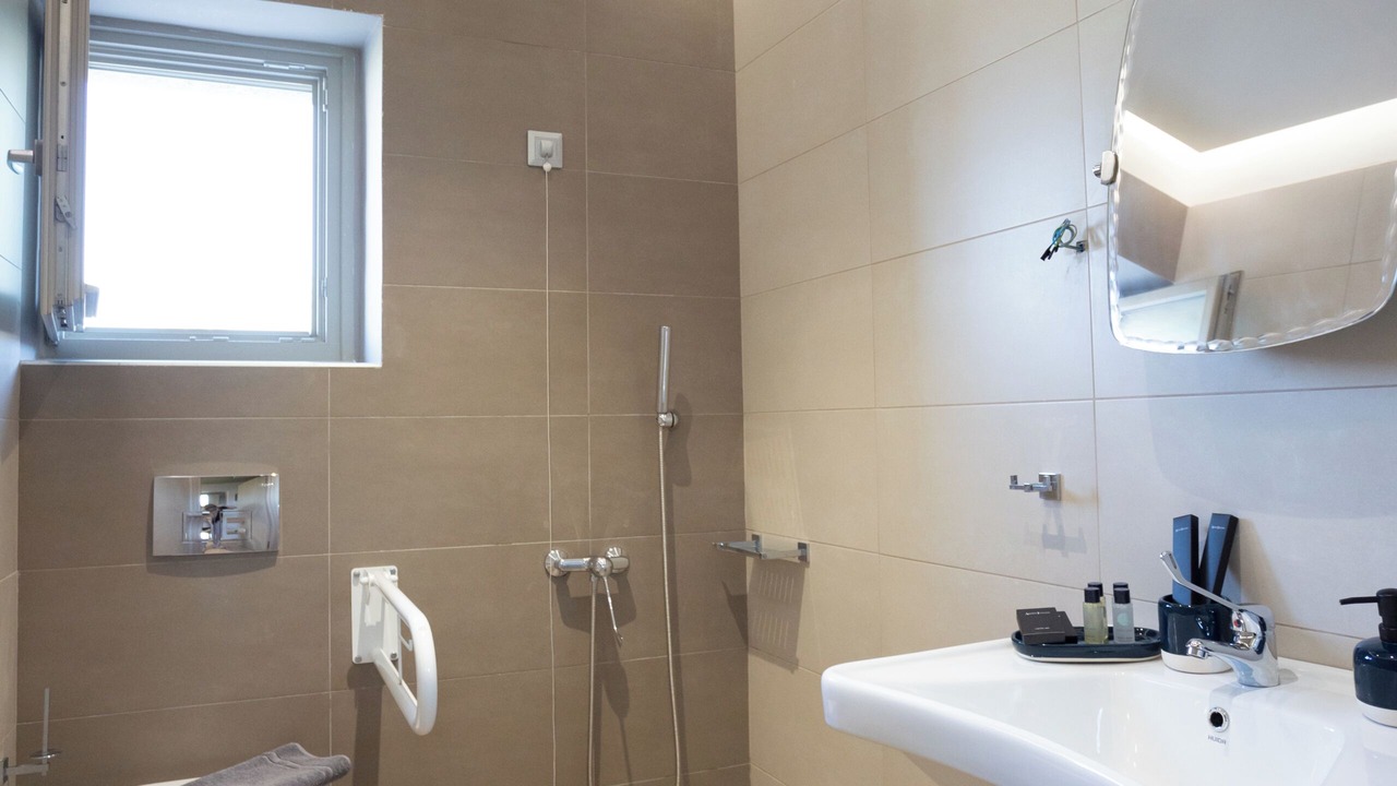 Photo of Bathroom in Omales