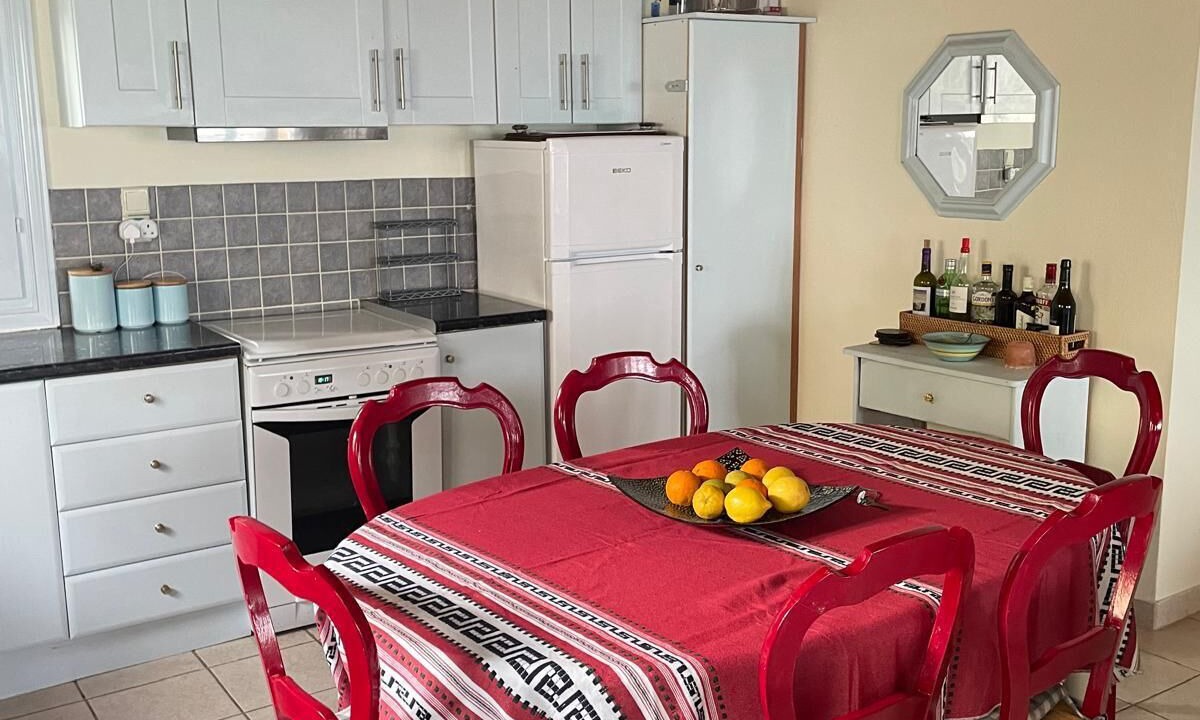 Photo of Kitchen in Petaleia