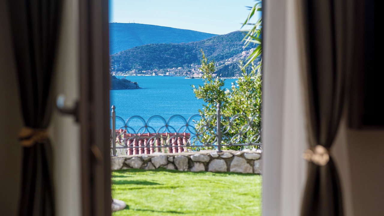 Photo of Bedroom in Perast