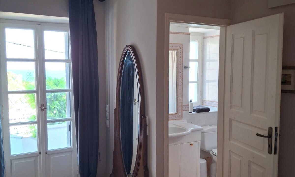 Photo of Bedroom in Hydra