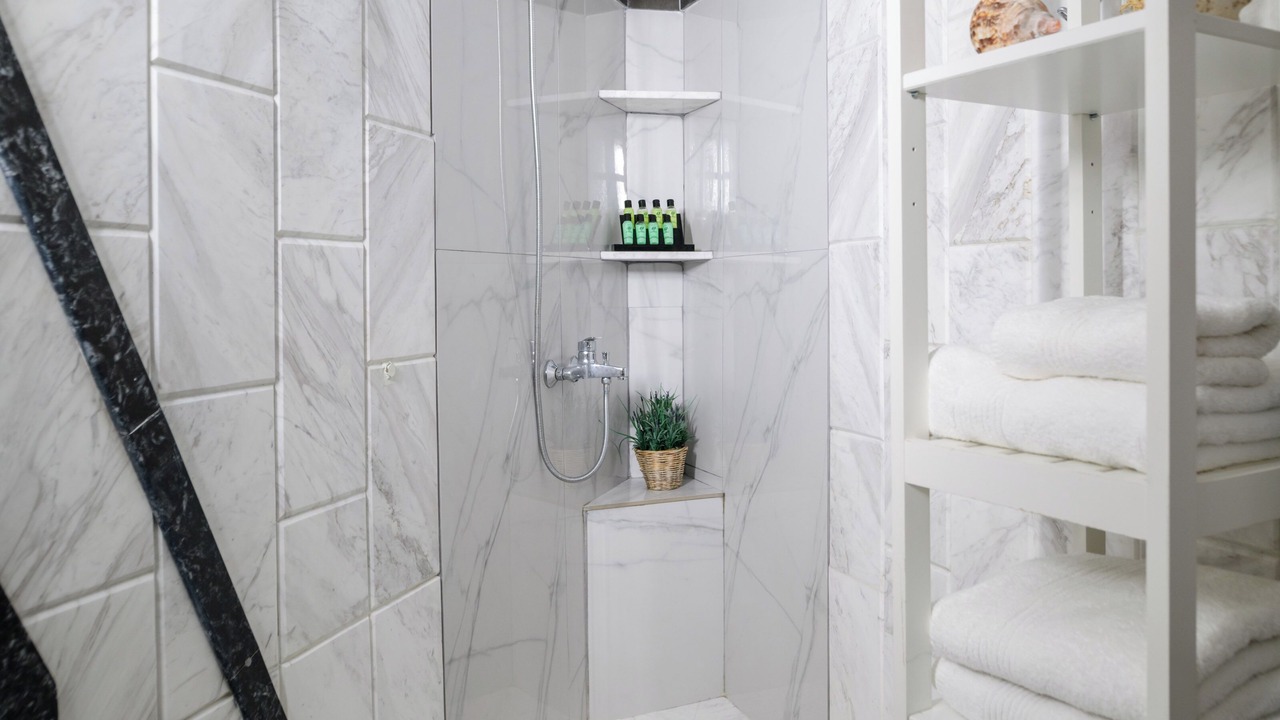Photo of Bathroom in Fira