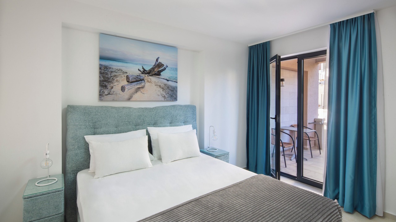 Photo of Bedroom in Maini