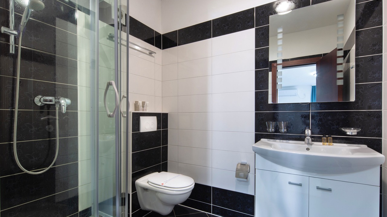 Photo of Bathroom in Maini