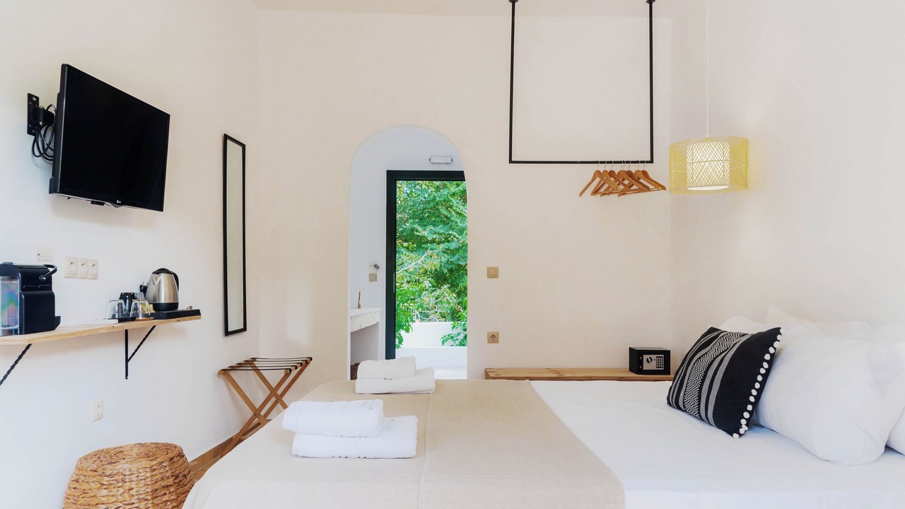 Photo of Bedroom in Messonghi