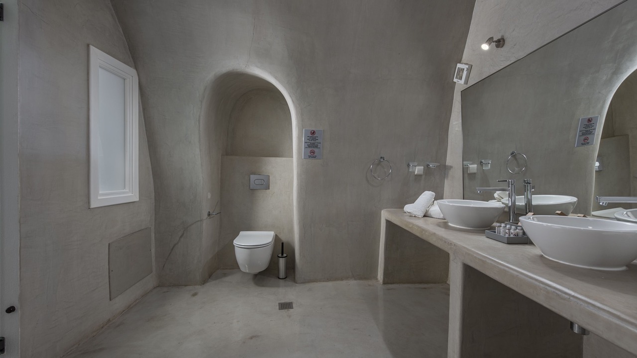 Photo of Bathroom in Firostefani