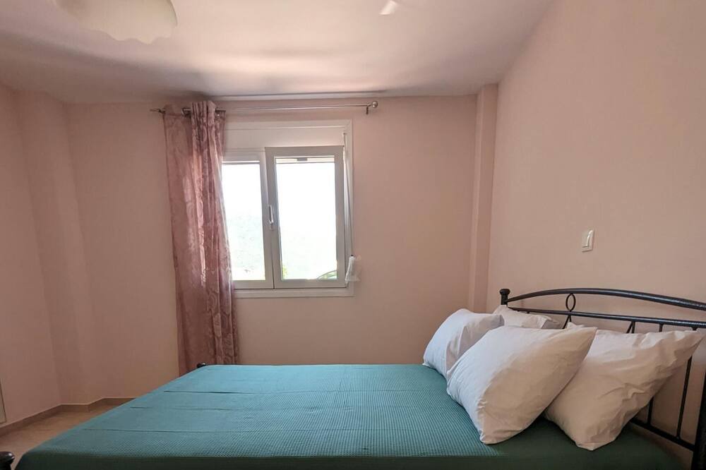 Photo of Bedroom in Kamena Vourla