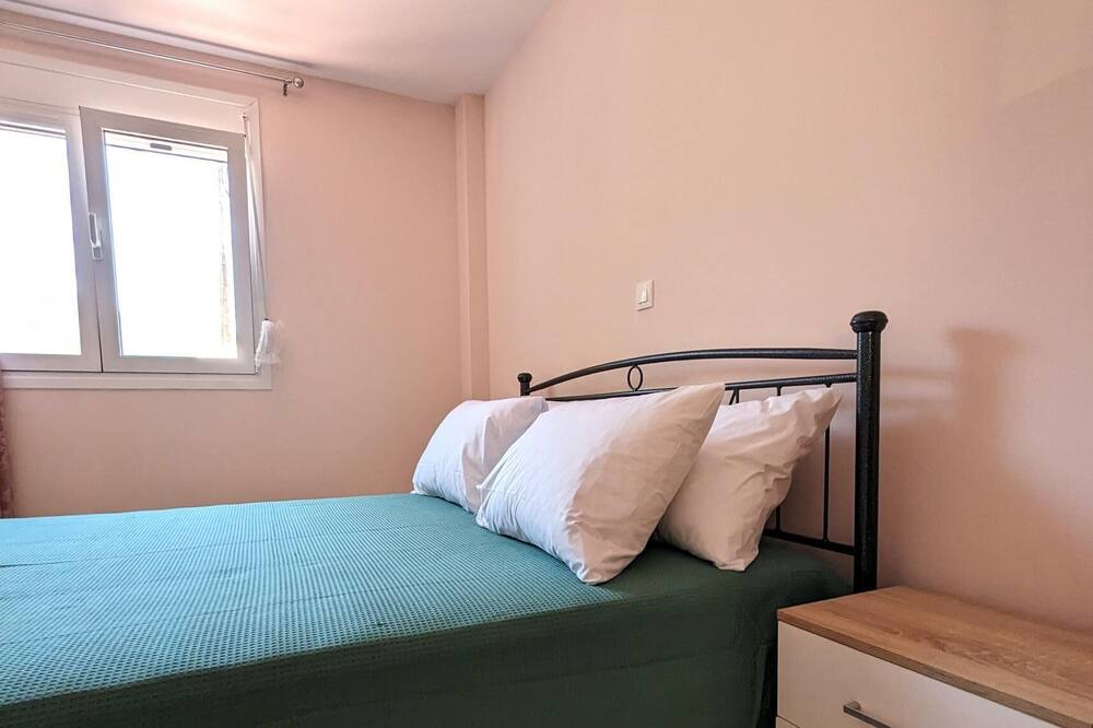 Photo of Bedroom in Kamena Vourla