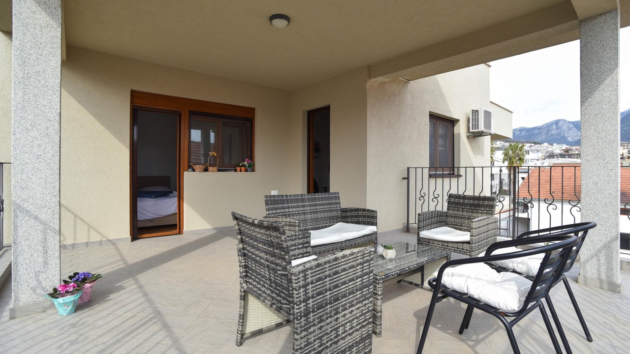 Photo of Patio Balcony in Bar