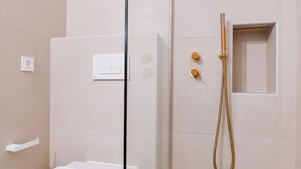 Photo of Bathroom in Mytikas