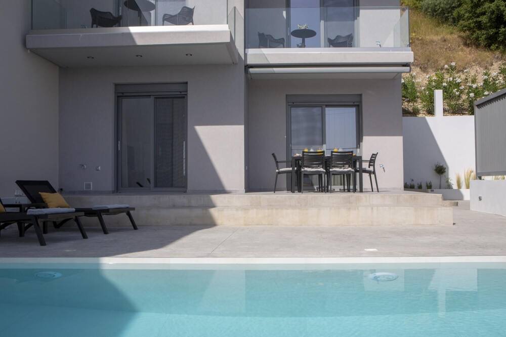 Photo of Outdoor in Apolpaina