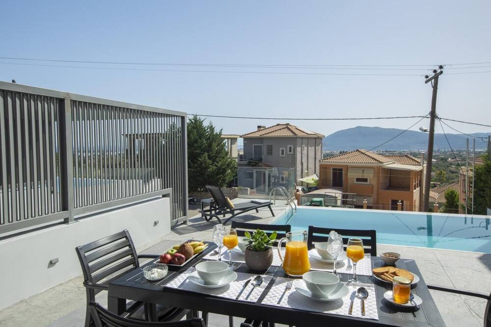 Photo of Outdoor in Apolpaina