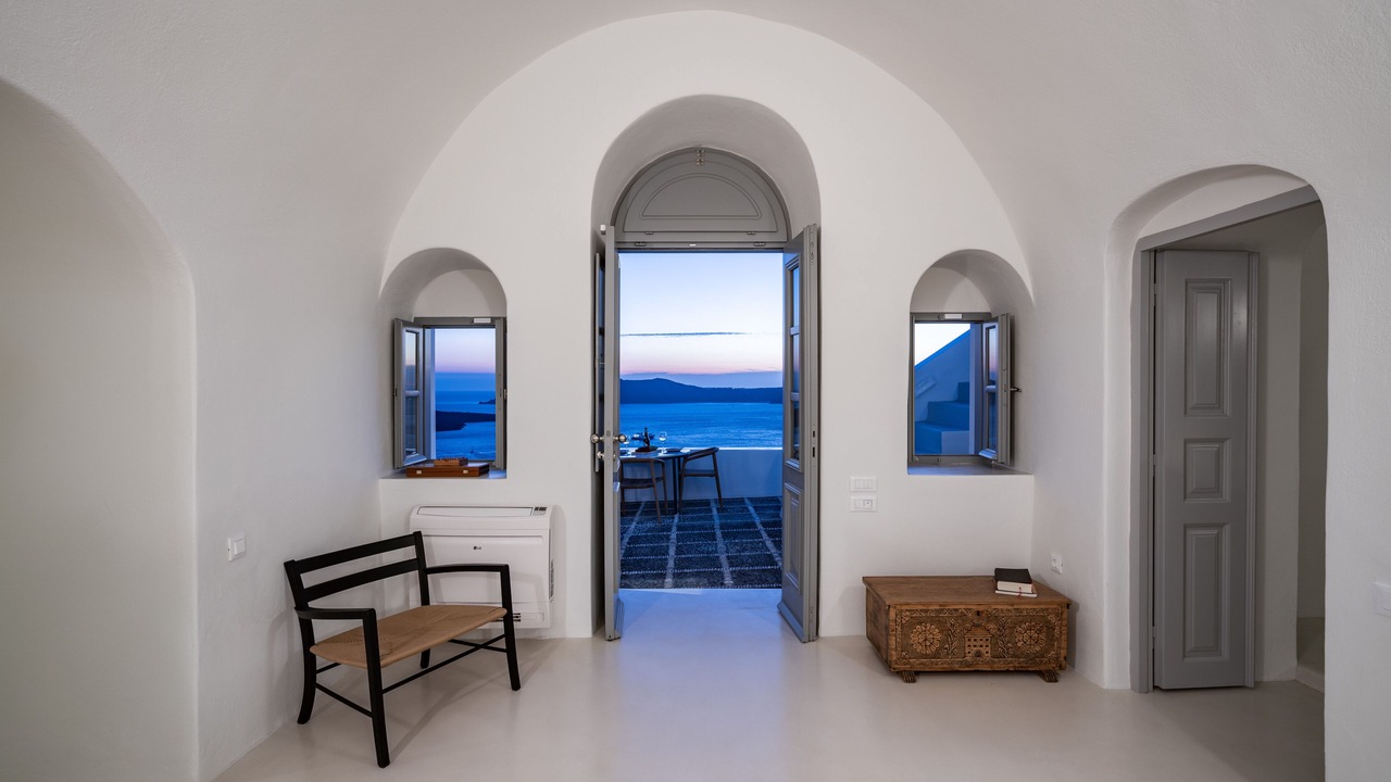 Photo of Others in Fira