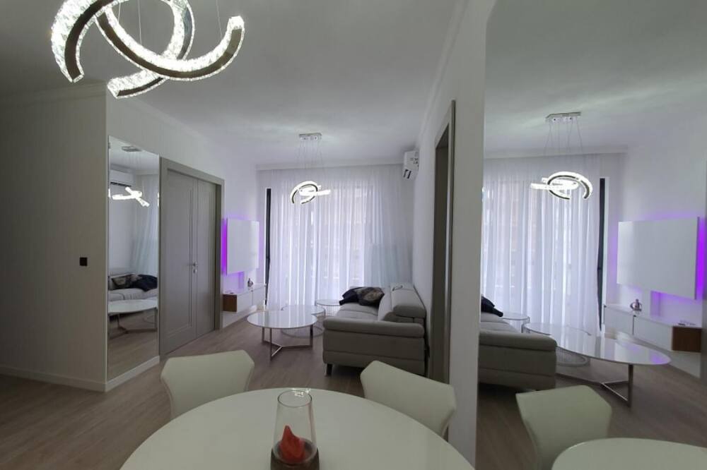 Photo of Bedroom in Maini