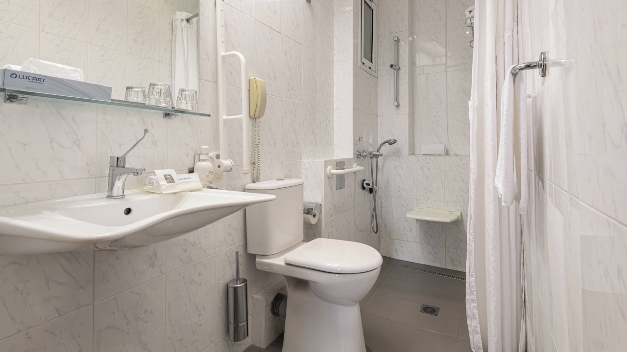 Photo of Bathroom in Vardaris