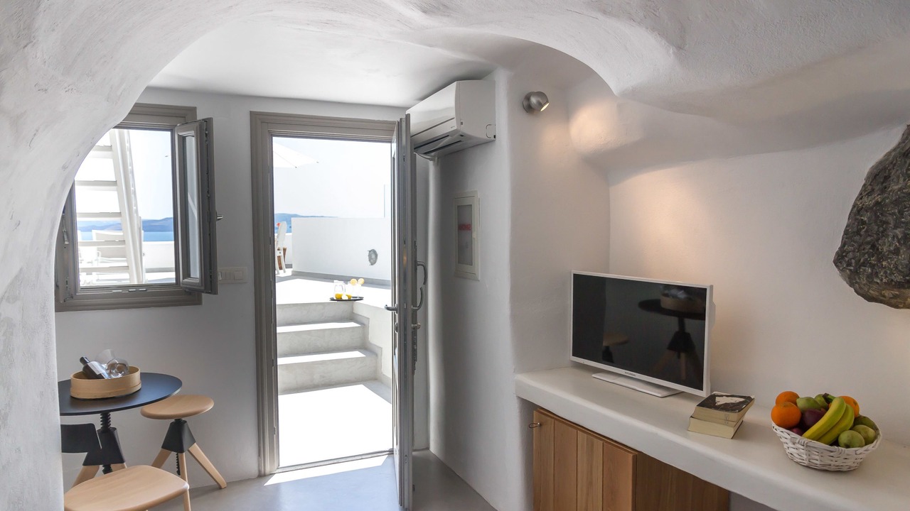 Photo of Bedroom in Oia
