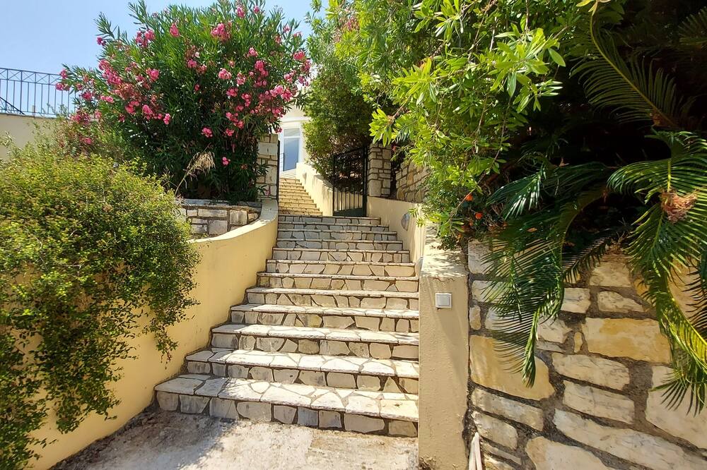 Photo of Outdoor in Gimari
