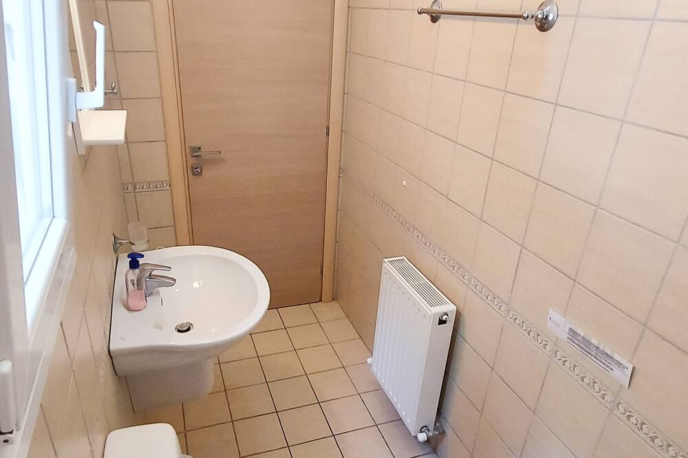 Photo of Bathroom in Gimari