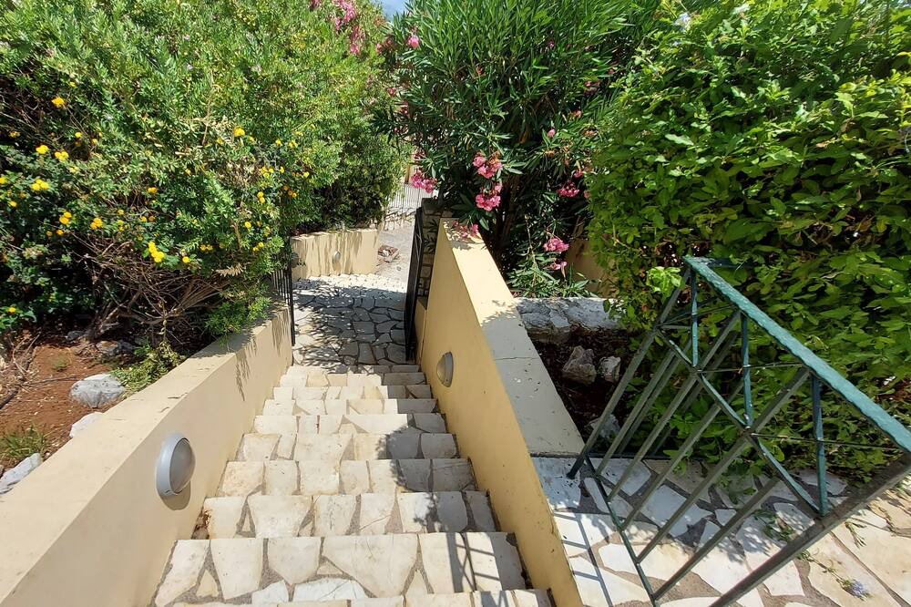 Photo of Outdoor in Gimari