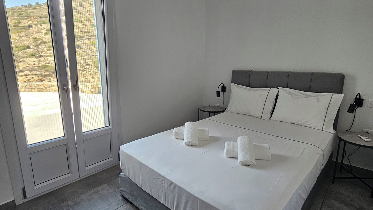 Photo of Bedroom in Platis Gialos