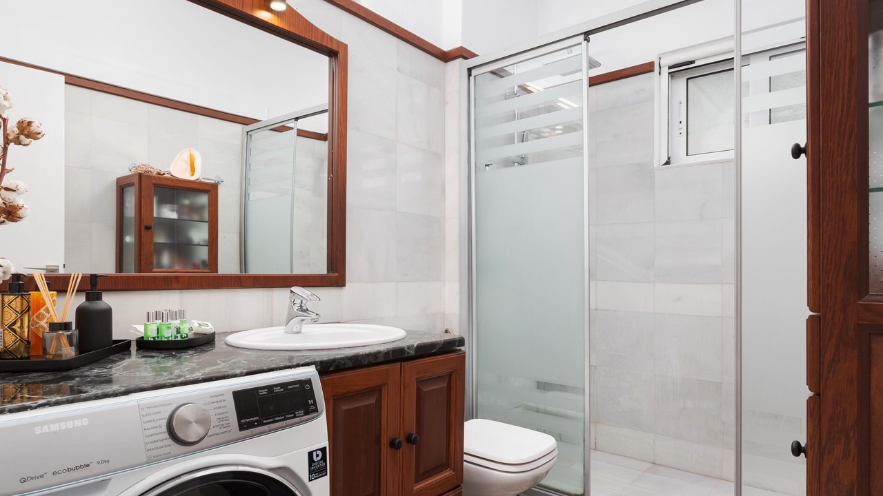 Photo of Bathroom in Voula
