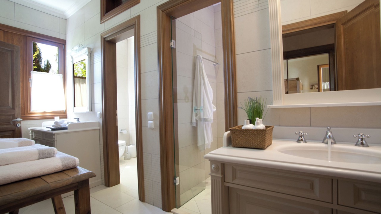 Photo of Bathroom in Perigiali