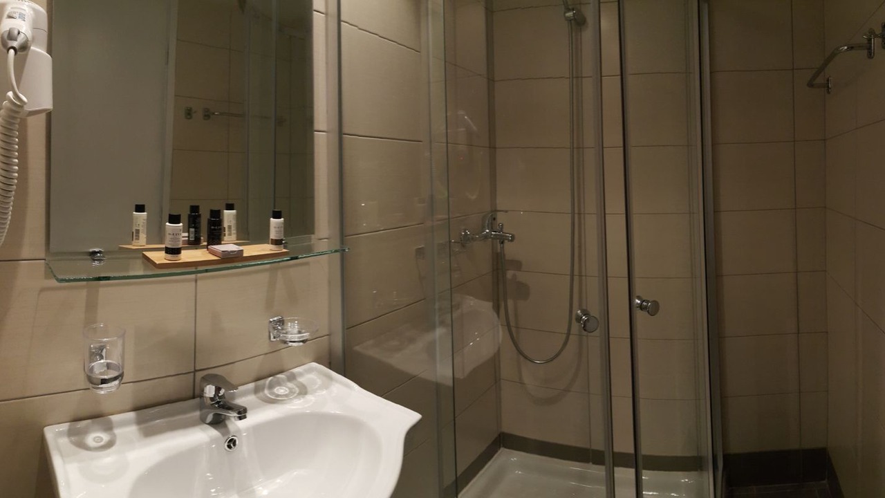 Photo of Bathroom in Lambi
