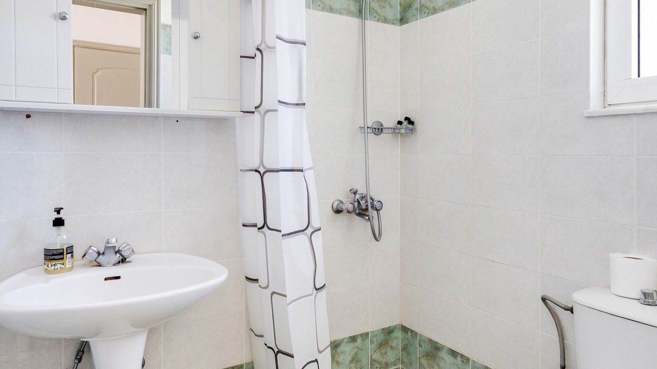 Photo of Bathroom in Ialyssos