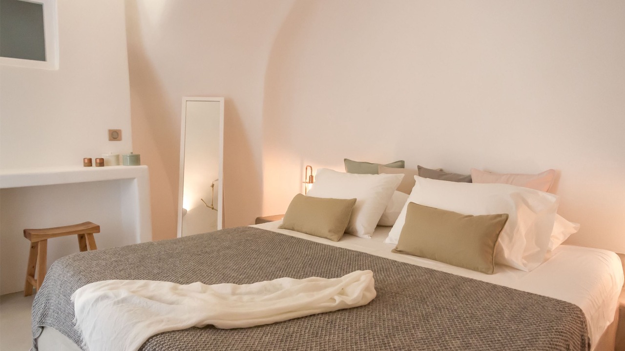Photo of Bedroom in Oia