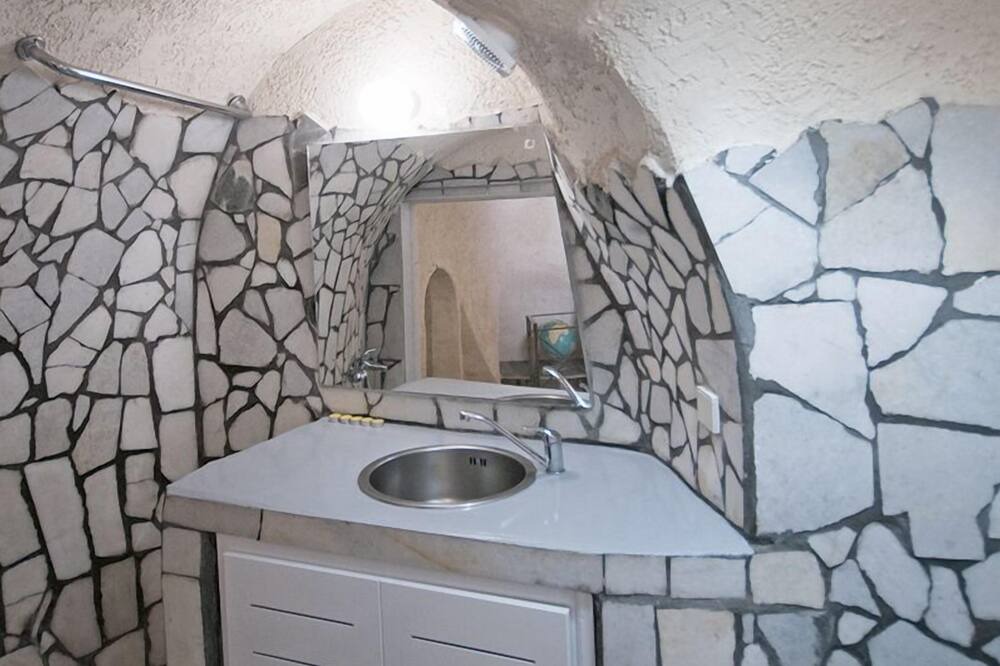 Photo of Bathroom in Vothon