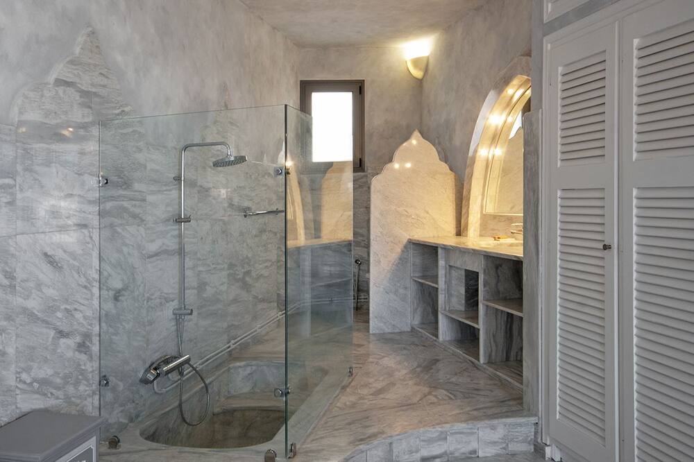 Photo of Bathroom in Vothon