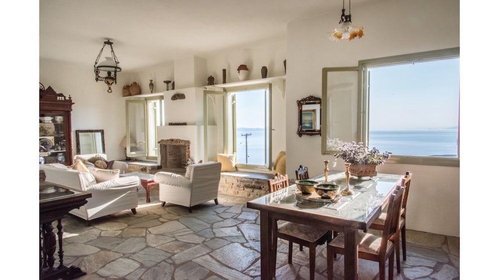 Photo of Livingroom in Exomvourgo