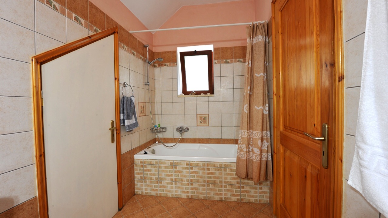 Photo of Bathroom in Mpogdanatika