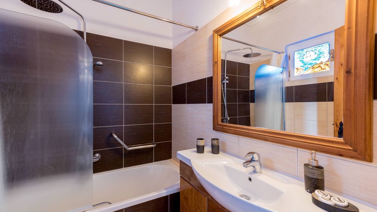 Photo of Bathroom in Elation