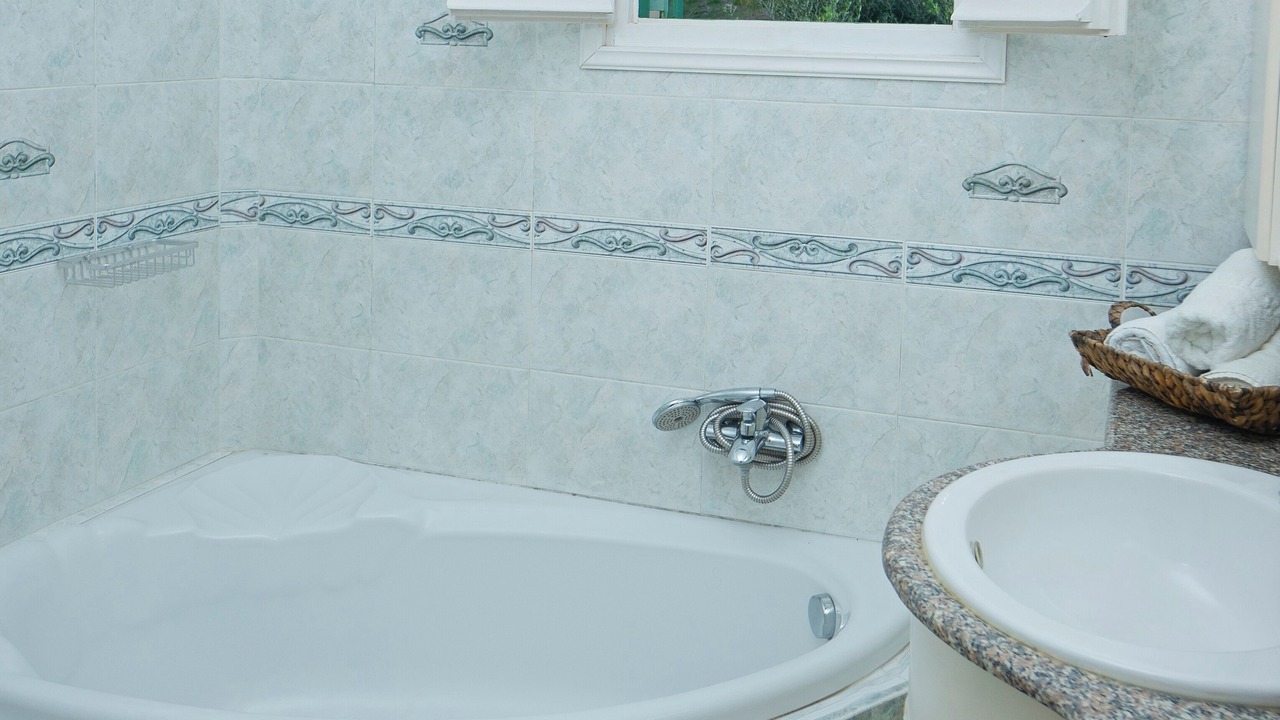 Photo of Bathroom in Petaleia