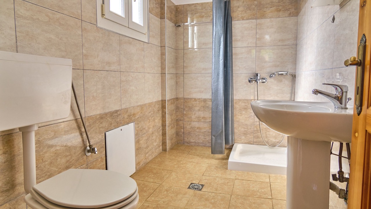 Photo of Bathroom in Apraos