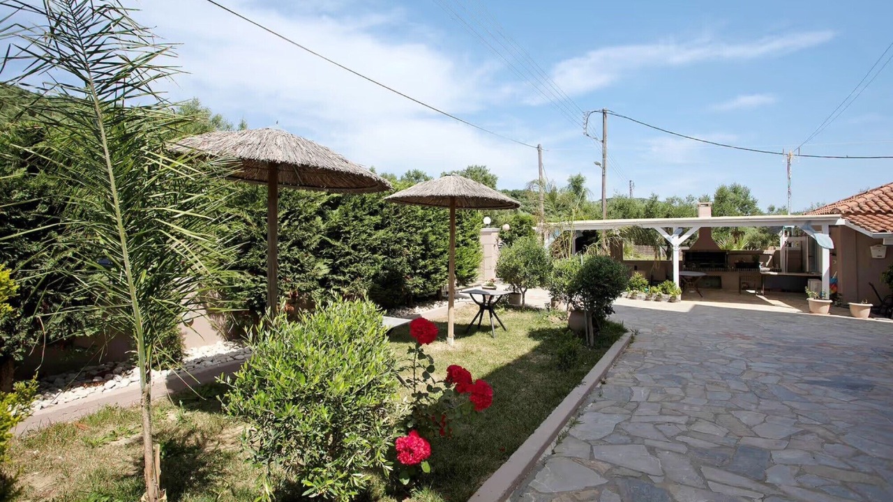 Photo of Outdoor in Alikanas