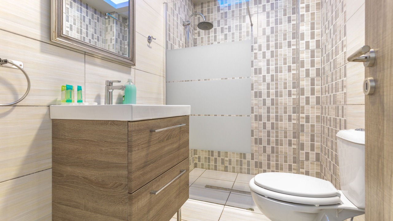 Photo of Bathroom in Alikanas