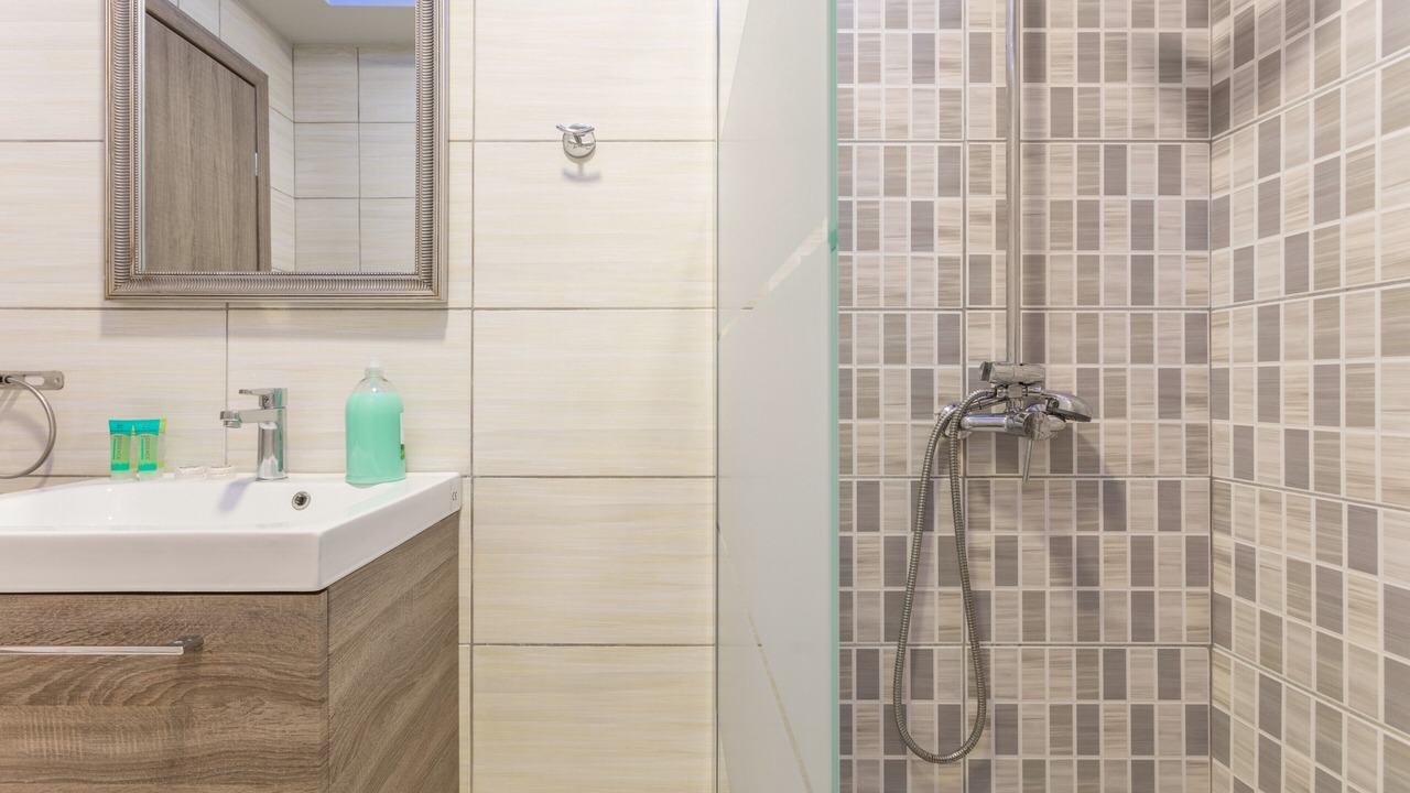 Photo of Bathroom in Alikanas