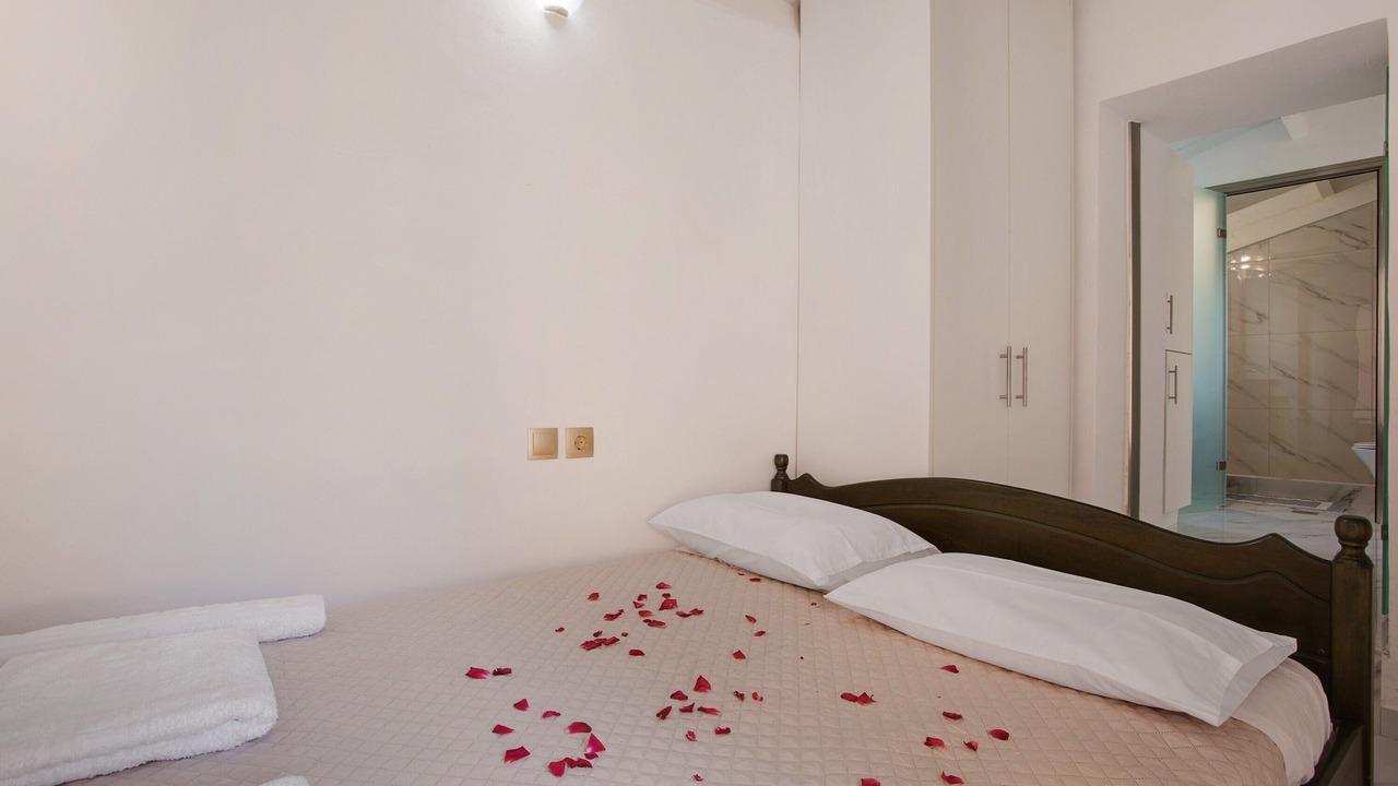 Photo of Bedroom in Ano Volimes