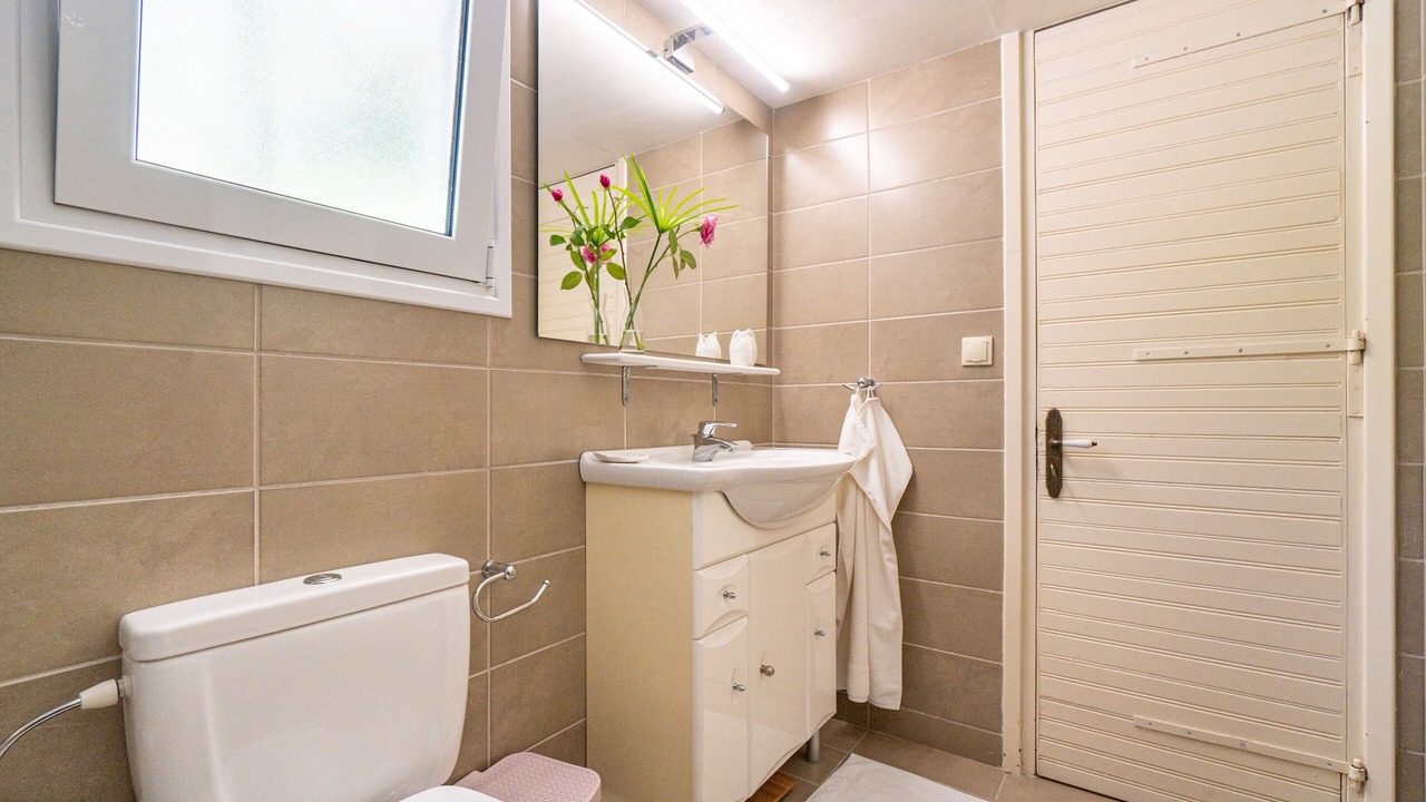 Photo of Bathroom in Pirgi