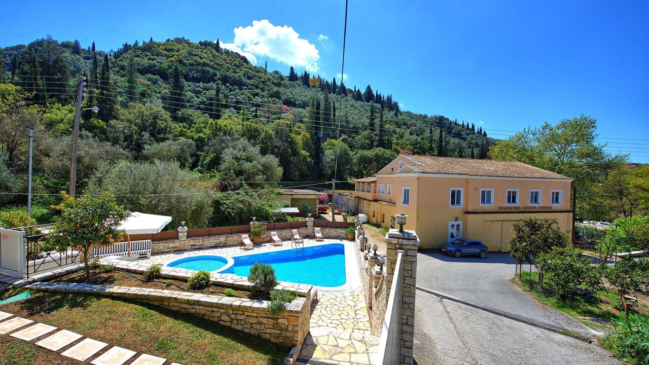 Photo of Outdoor in Petaleia