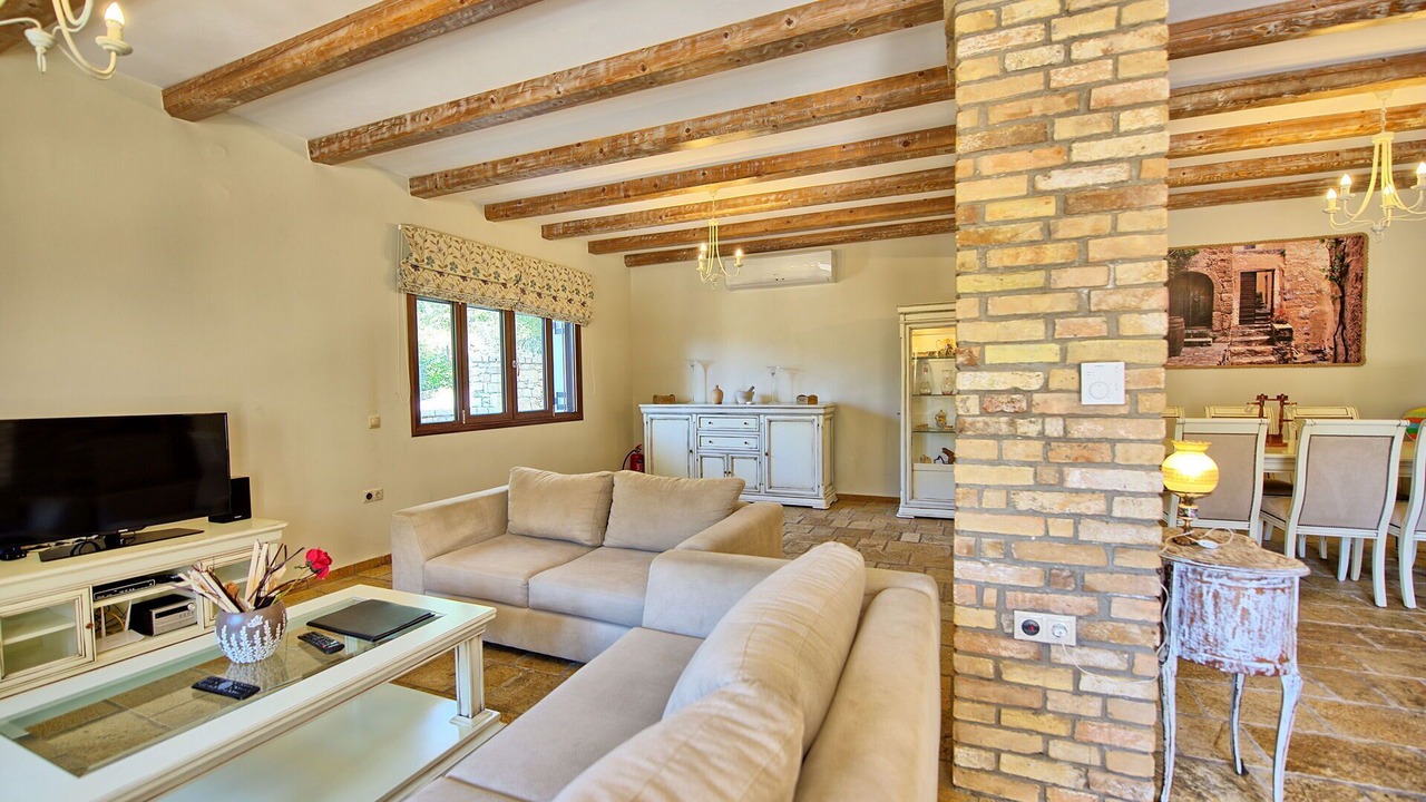 Photo of Livingroom in Petaleia