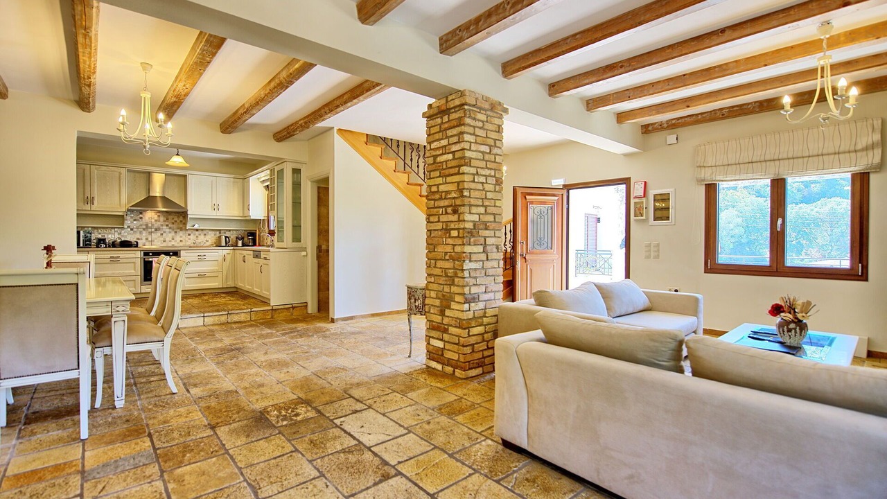 Photo of Livingroom in Petaleia