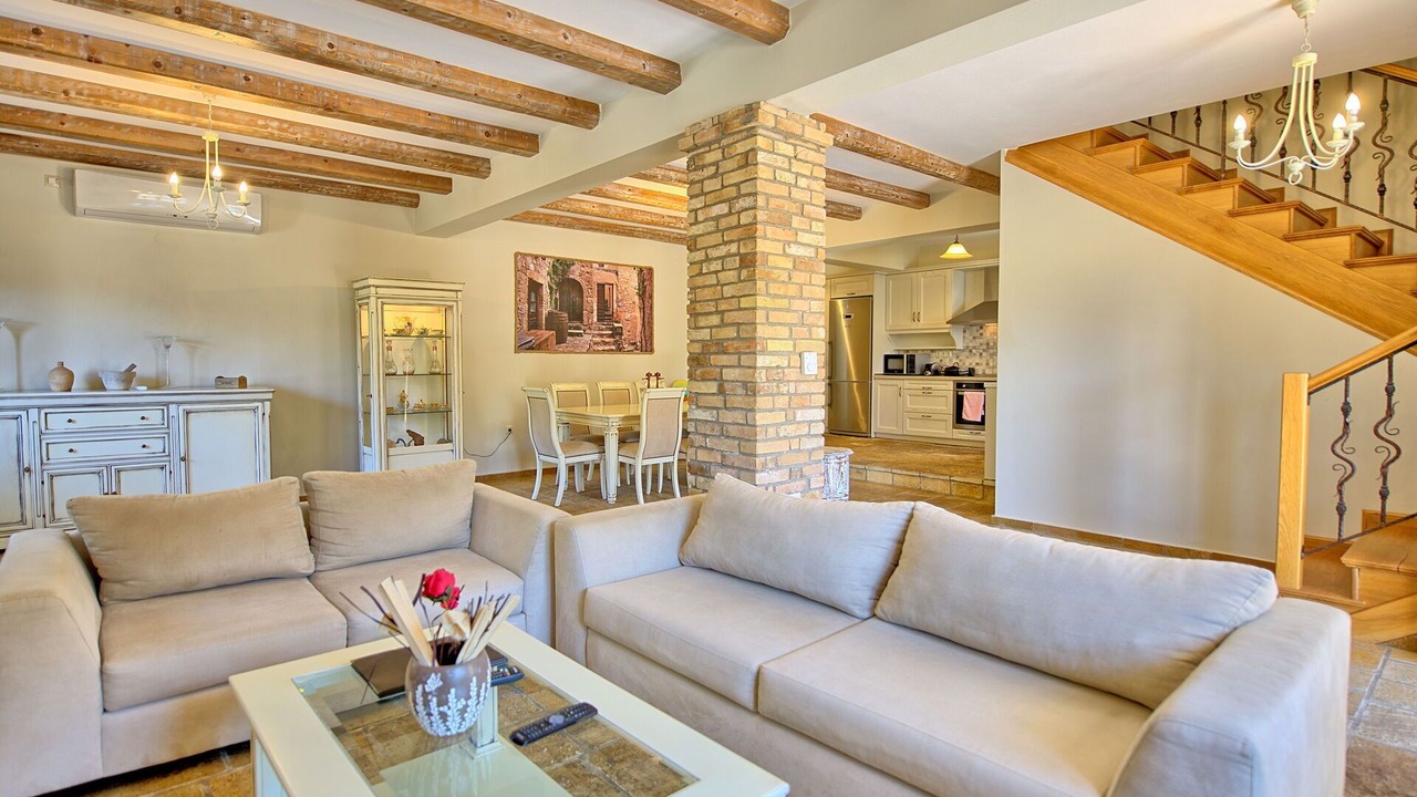 Photo of Livingroom in Petaleia