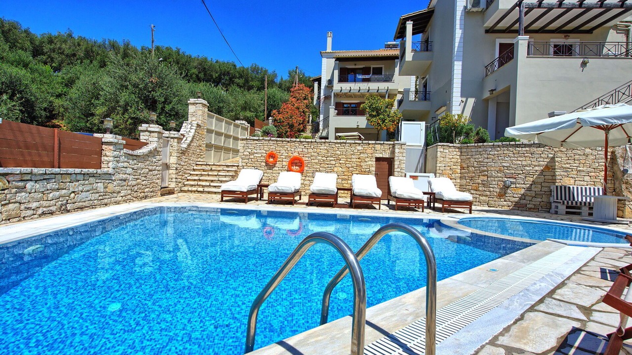 Photo of Outdoor in Petaleia