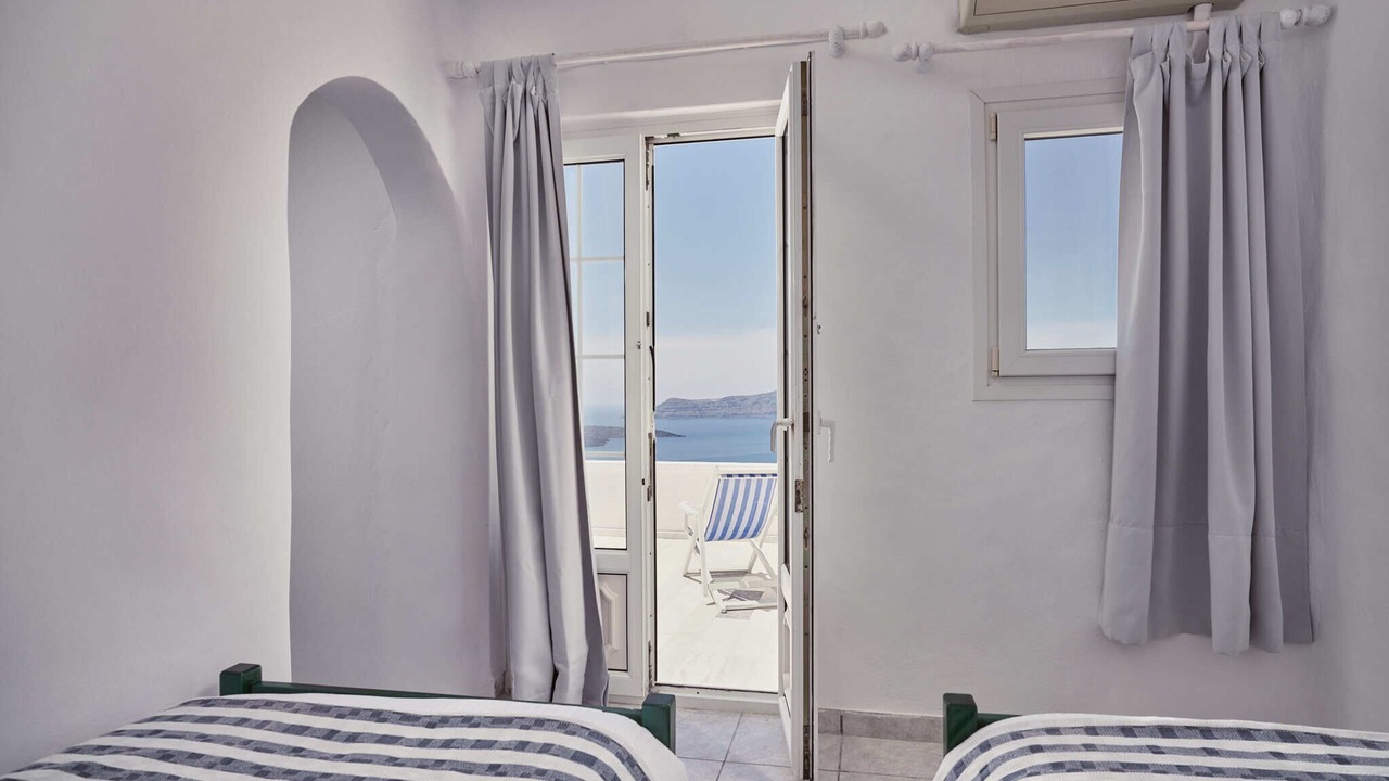 Photo of Bedroom in Fira