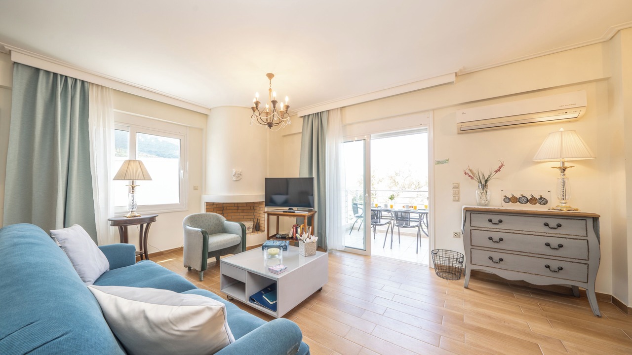 Photo of Livingroom in Karavomylos