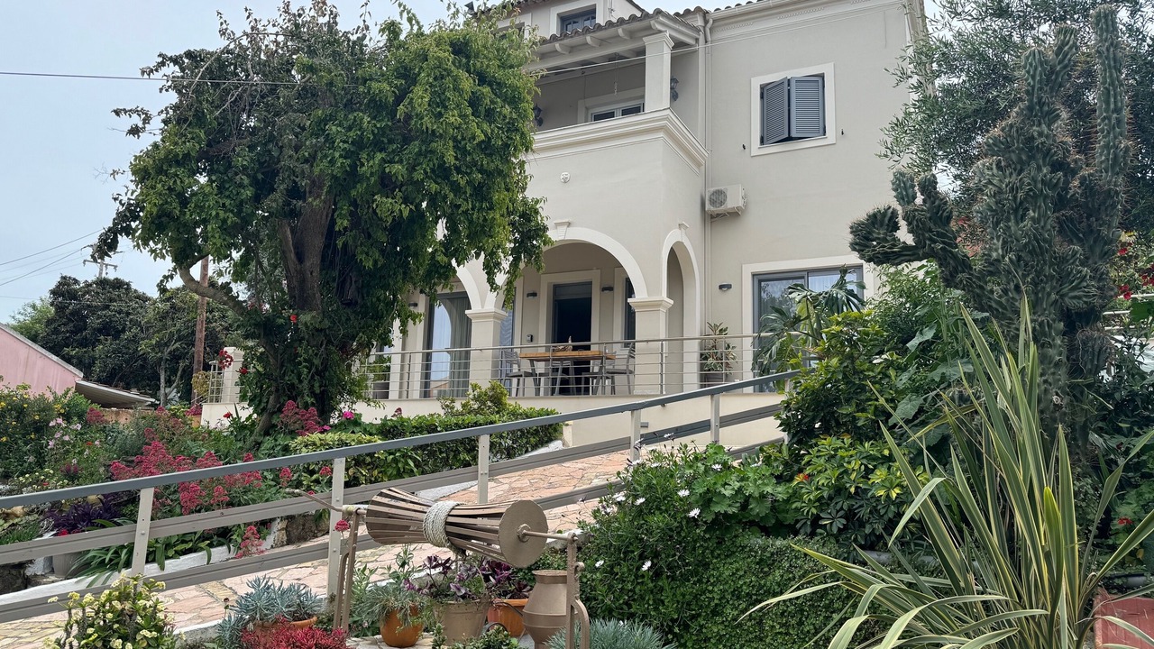 Photo of Outdoor in Chlomos