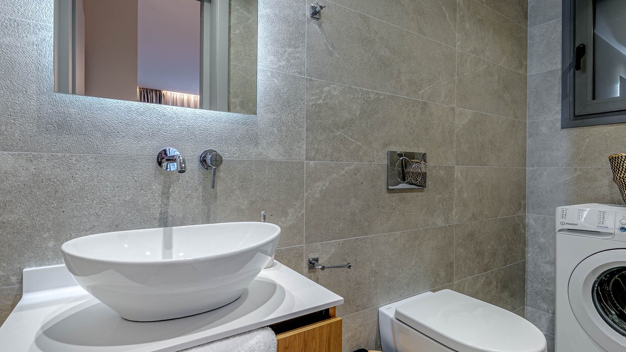 Photo of Bathroom in Chlomos