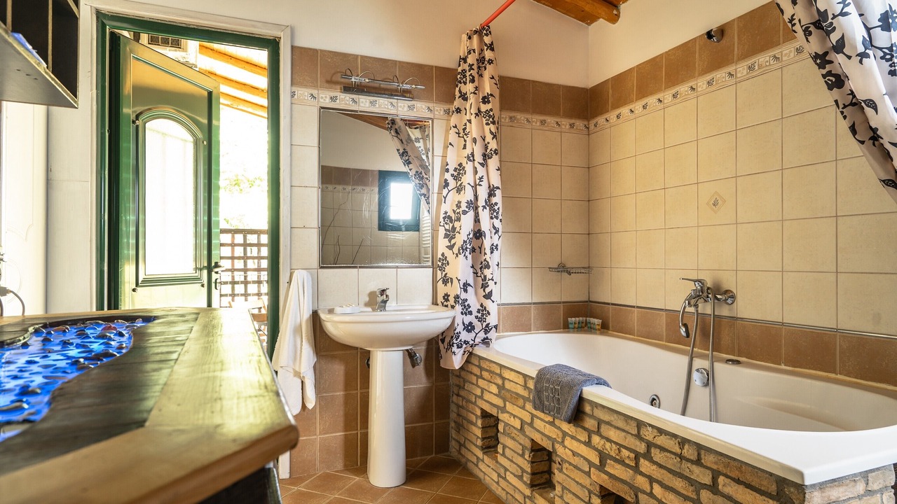 Photo of Bathroom in Skala